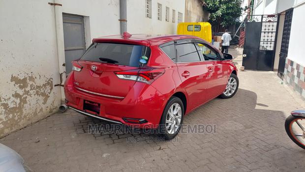 Toyota Auris 2016 Burgandy