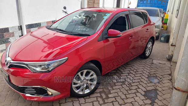 Toyota Auris 2016 Burgandy