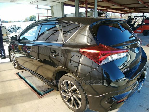 Toyota Auris 2015 Black