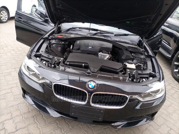 BMW 320i 2014 SV Premium Black