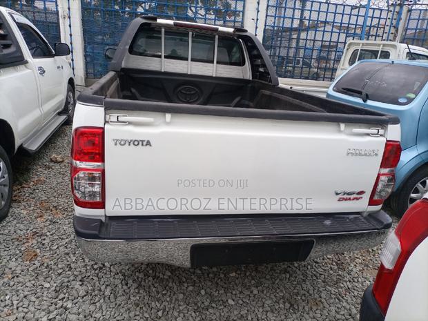 Toyota Hilux 2014 White