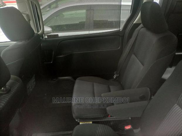 Toyota Voxy 2014 SV Premium White