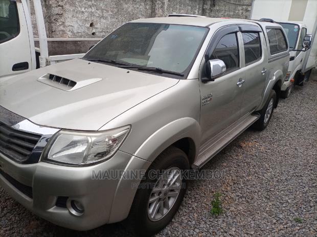 Toyota Hilux SR 4x4 2015 Silver