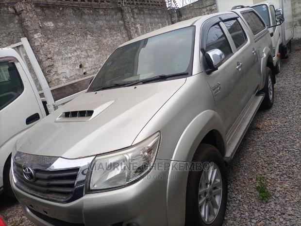Toyota Hilux SR 4x4 2015 Silver