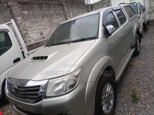 Toyota Hilux SR 4x4 2015 Silver