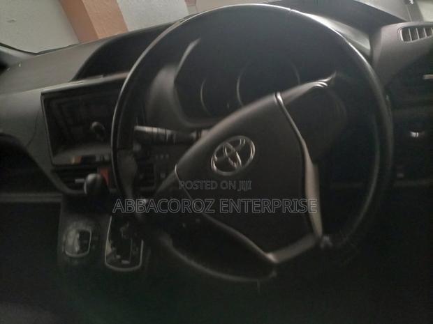 Toyota Voxy 2016 Black