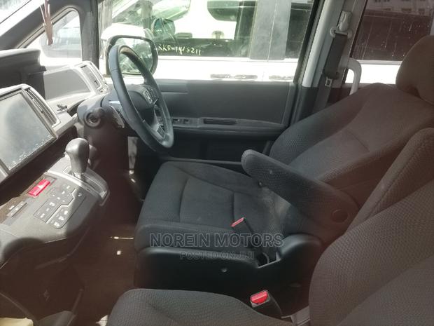 2014 Black Stepwgn Honda - High-Quality Used Minivan