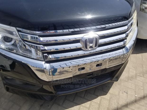 2014 Black Stepwgn Honda - High-Quality Used Minivan