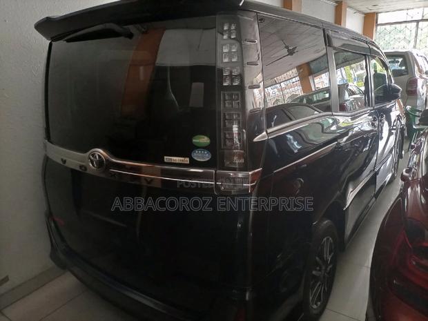 Toyota Voxy 2016 Black