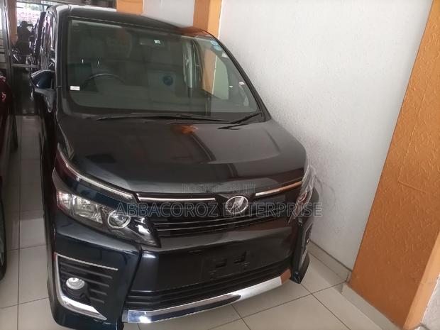 Toyota Voxy 2016 Black