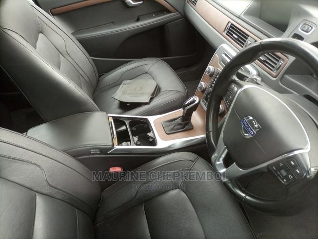 Volvo V70 2015 Black