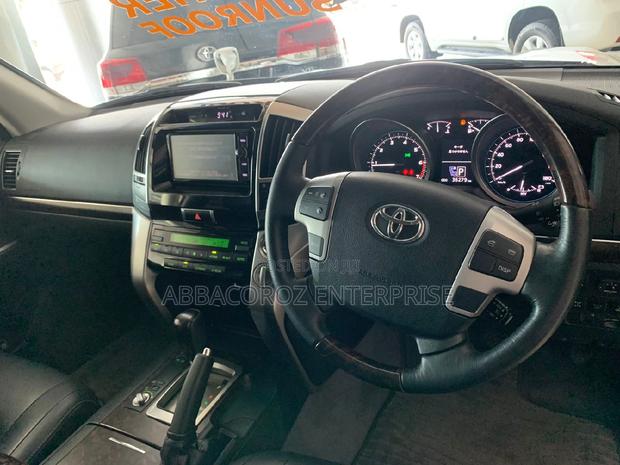 Toyota Land Cruiser 4.6 V8 ZX 2015 Pearl