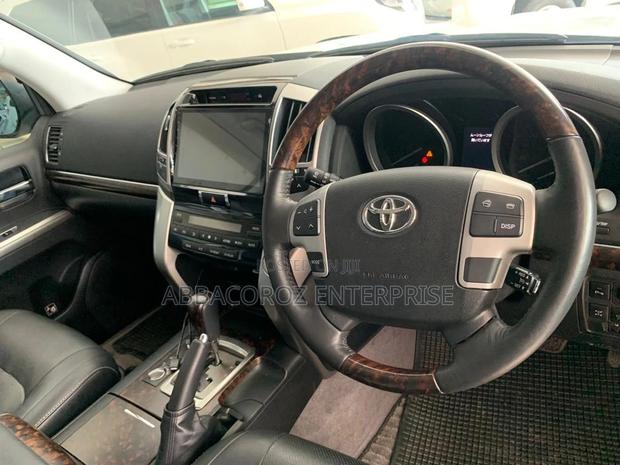Toyota Land Cruiser 4.6 V8 ZX 2015 Pearl
