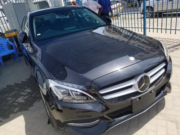 2014 Mercedes-Benz C200 - Luxury Green Sedan
