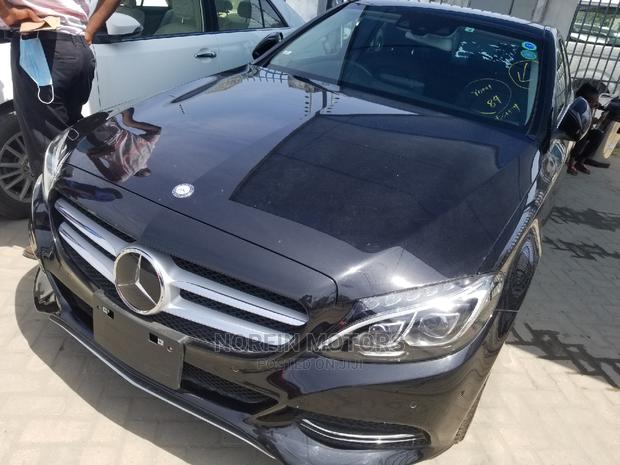 2014 Mercedes-Benz C200 - Luxury Green Sedan