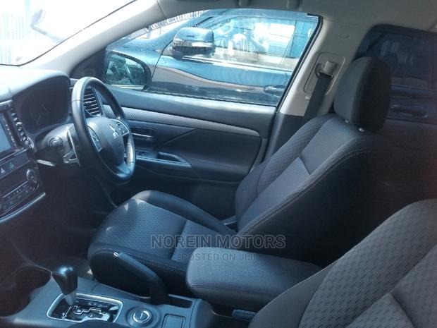 2015 Mitsubishi Outlander Black Edition: The Perfect Family Car