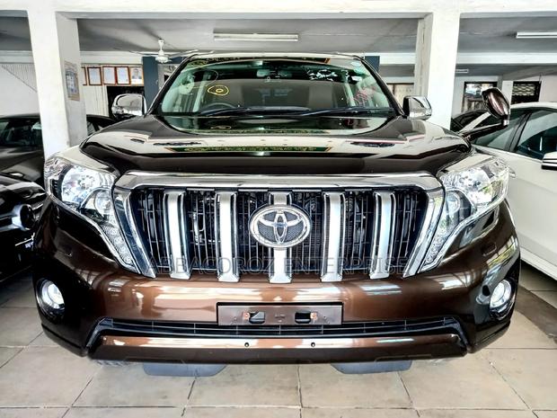 Toyota Land Cruiser Prado 2017 3.0 172hp Brown