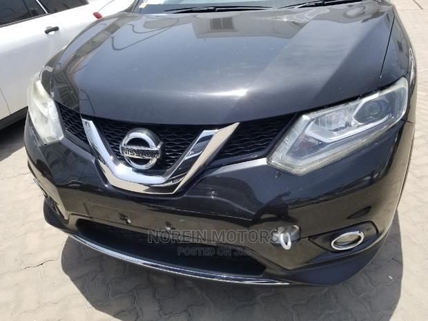 2014 Nissan X-Trail SV Premium SUV - Black Edition