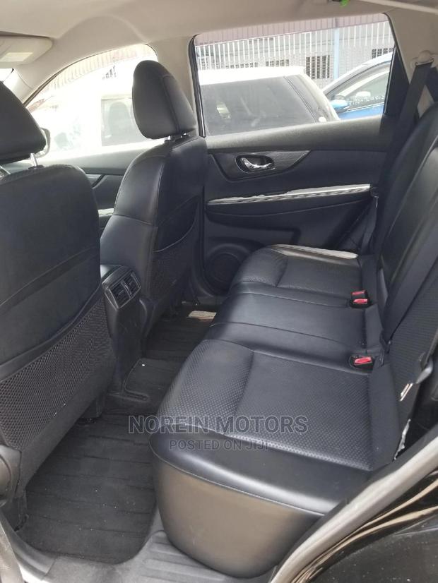 2014 Nissan X-Trail SV Premium SUV - Black Edition