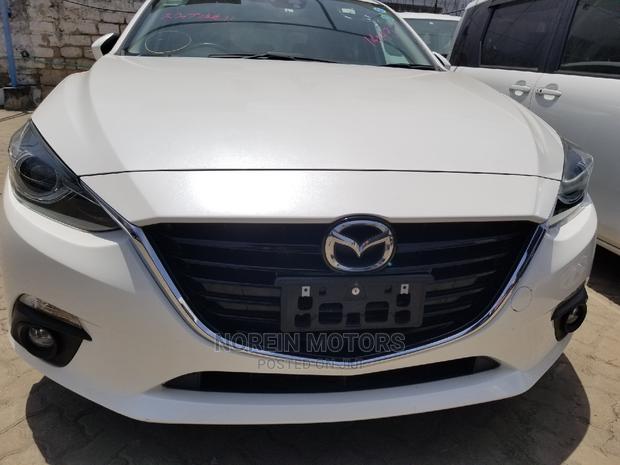 White Mazda Axela 2015: Excellent Condition, Bargain Deal