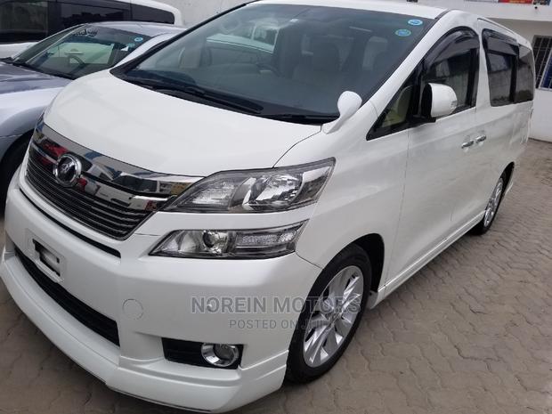 2014 White Toyota Vellfire - Luxury Minivan at Great Price