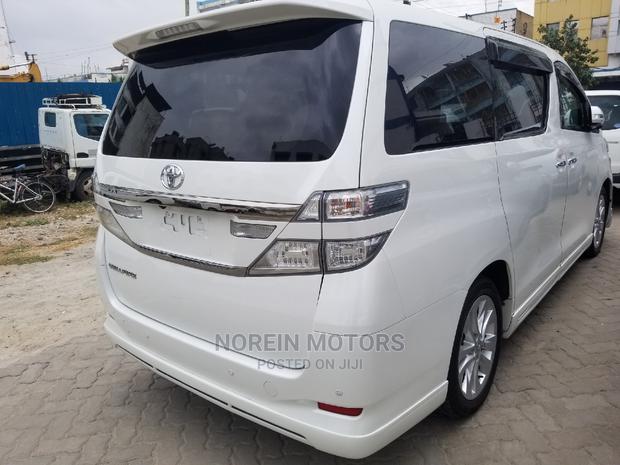 2014 White Toyota Vellfire - Luxury Minivan at Great Price