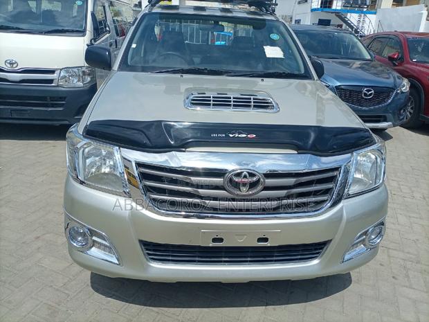Toyota Hilux 2014 Pink