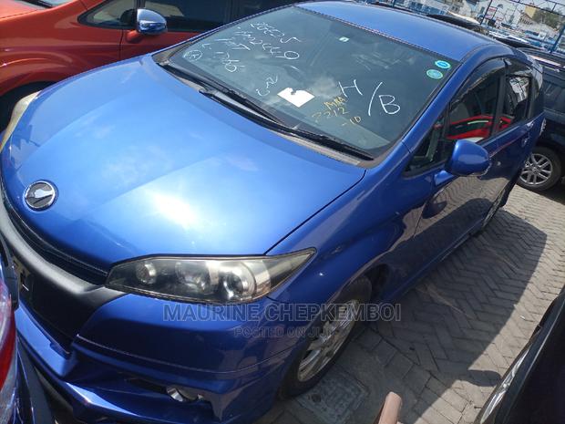 Toyota Wish 2014 Blue