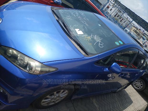 Toyota Wish 2014 Blue