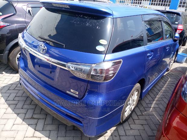 Toyota Wish 2014 Blue