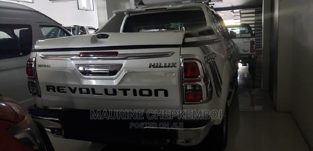 Toyota Hilux 2016 White