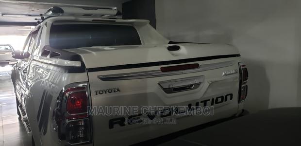Toyota Hilux 2016 White