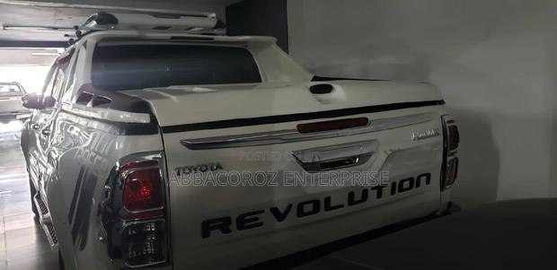 Toyota Hilux 2016 White