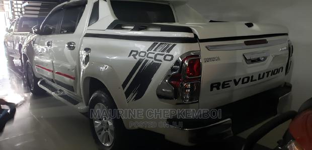 Toyota Hilux 2016 White
