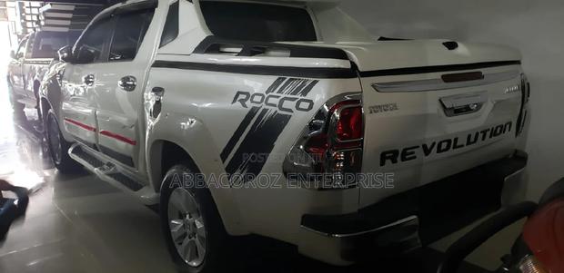 Toyota Hilux 2016 White