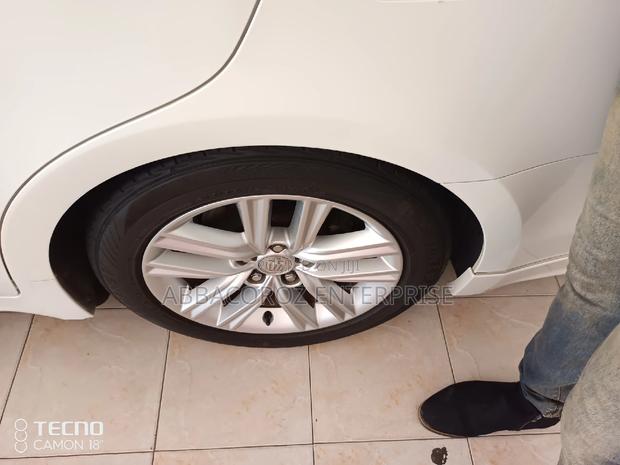 Toyota Crown 2014 White