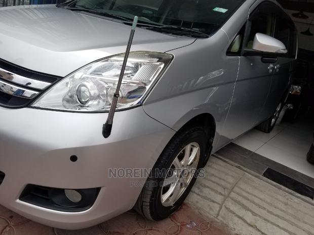 2014 Toyota ISIS Brown Used Sedan for Sale