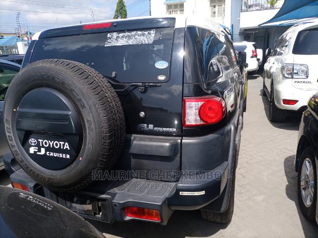 Toyota FJ Cruiser 2015 Black