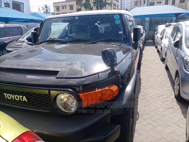 Toyota FJ Cruiser 2015 Black