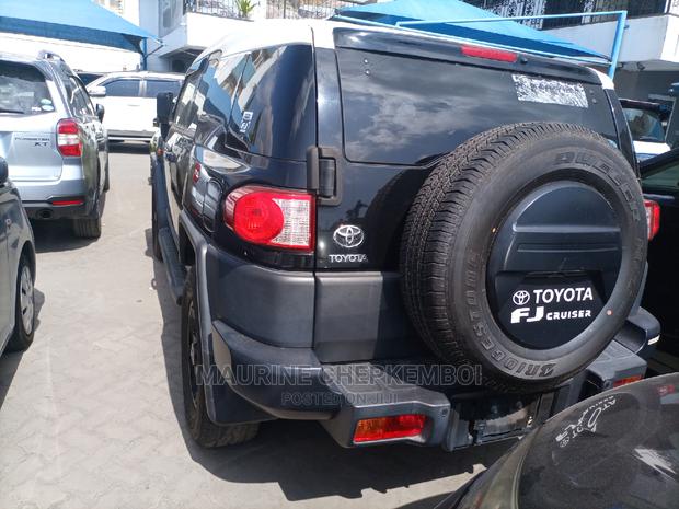 Toyota FJ Cruiser 2015 Black
