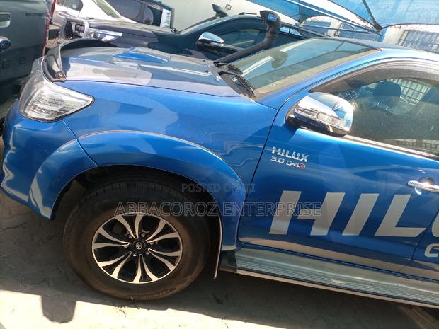 Toyota Hilux 2014 Blue