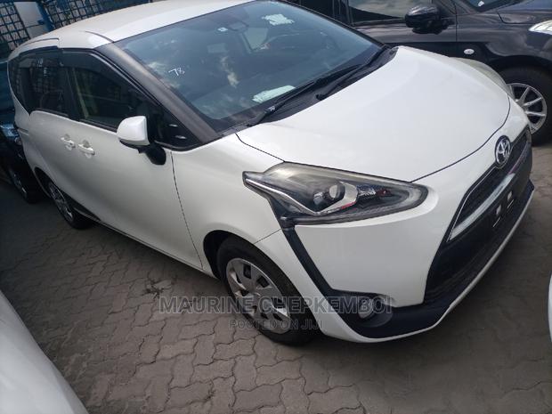 Toyota Sienta 2016 White