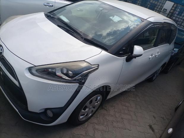 Toyota Sienta 2016 White