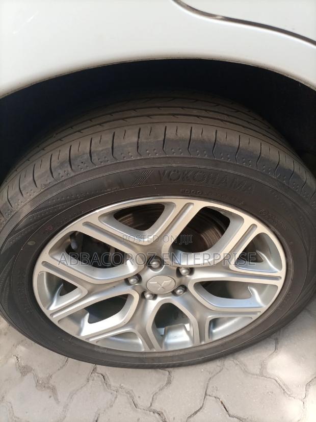 Mitsubishi Outlander 2015 White