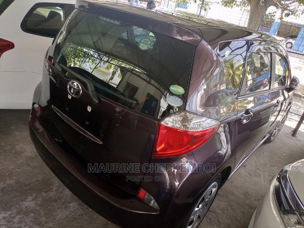 Toyota Ractis 2014 Brown