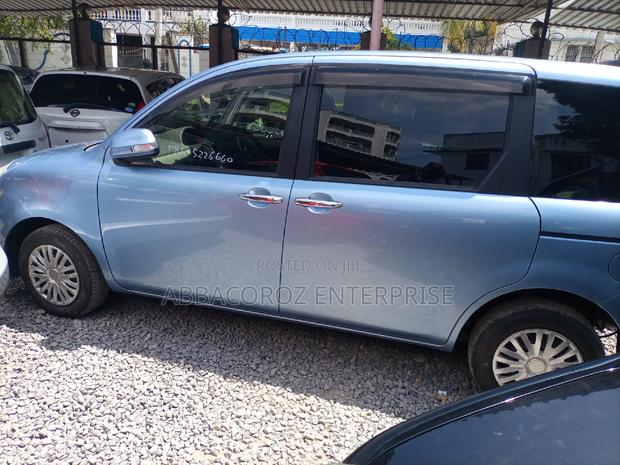 Toyota Sienta 1.5 AWD (6-Seater) 2016 Blue