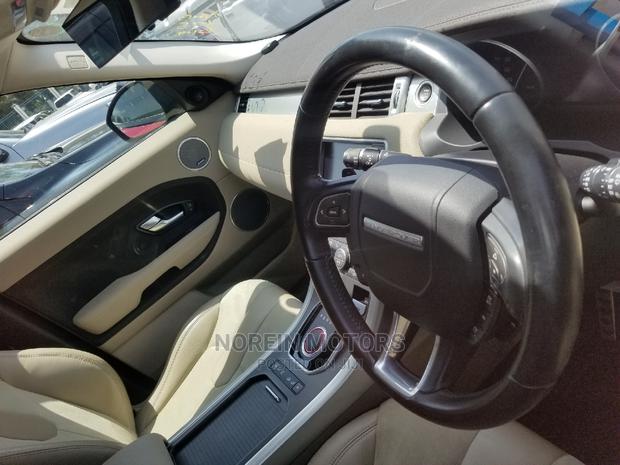 2015 Land Rover Evoque Red Range Rover: Compact SUV Elegance