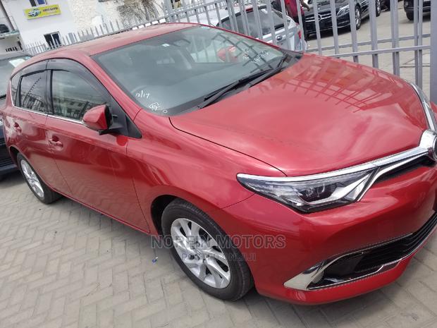 Red Toyota Auris 2015 - Premium Pre-Owned Sedan for Sale
