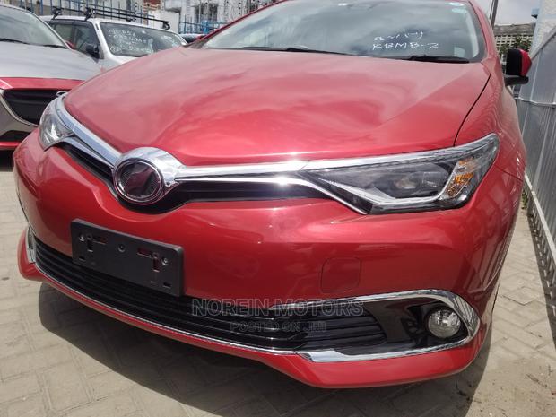 Red Toyota Auris 2015 - Premium Pre-Owned Sedan for Sale