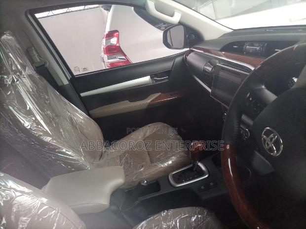 Toyota Hilux 2016 Silver